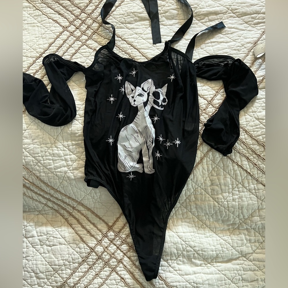 XS women’s body suit